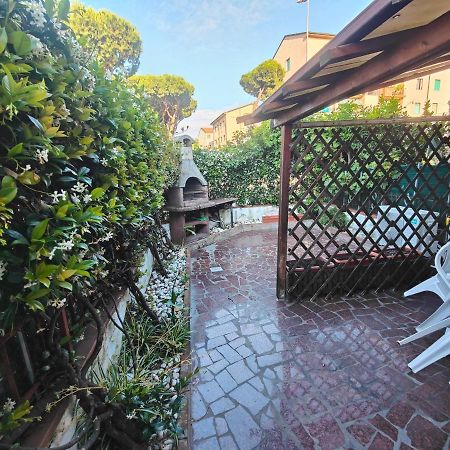 Апартаменти L'Appoggio Perfetto В'яреджо Екстер'єр фото